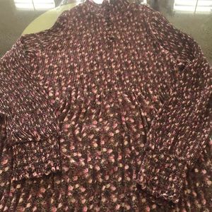 Cabi Knife Pleat Blouse # 3952 floral billowy balloon sleeves accordion pleats